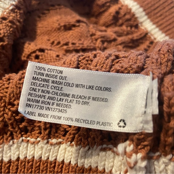 Universal Thread Rust Open Knit V-Neck Collared Cropped Sweater - Picture 5 of 5